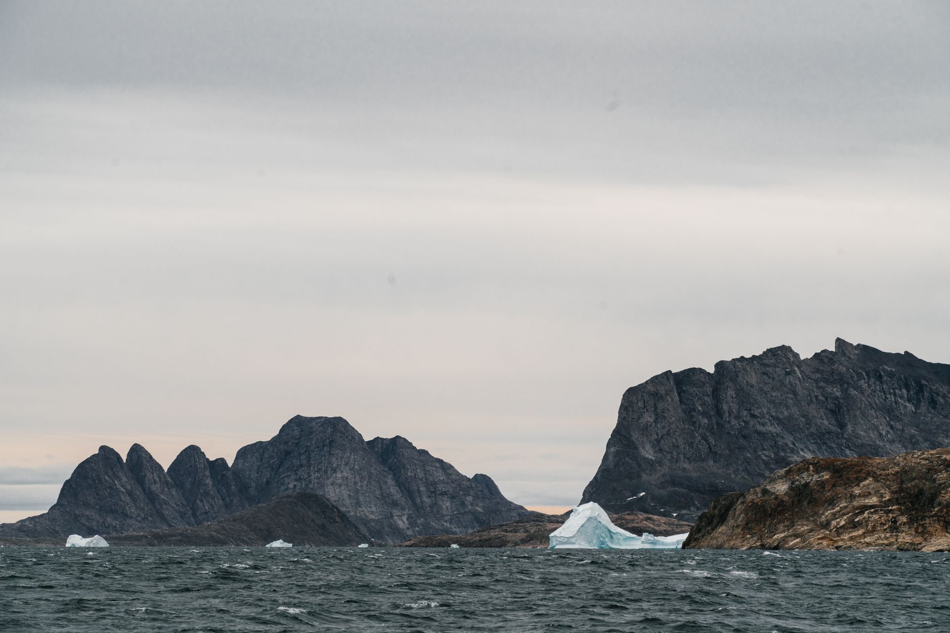 Strategiile hibride ale Rusiei în Svalbard pot testa coeziunea NATO și Articolul 5