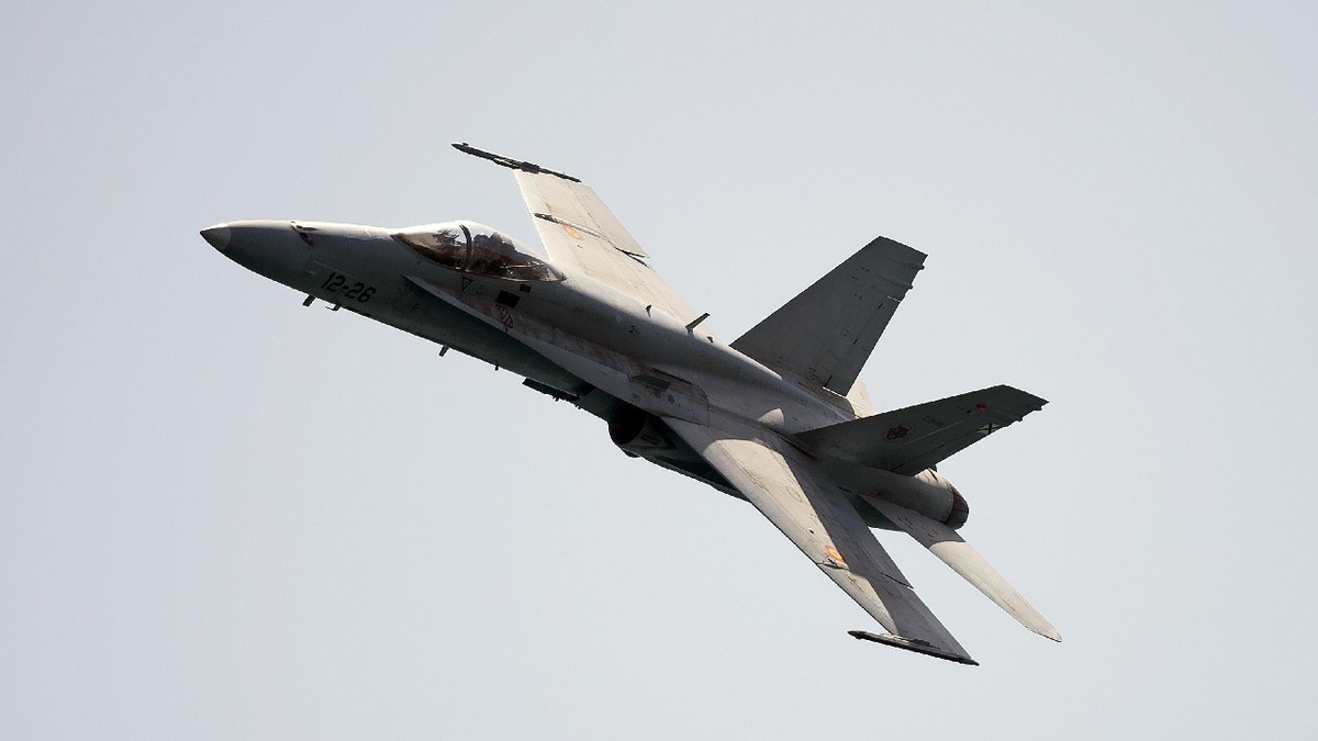 Alertă aeriană la granița României: două avioane F-18 spaniole ridicate de la sol
