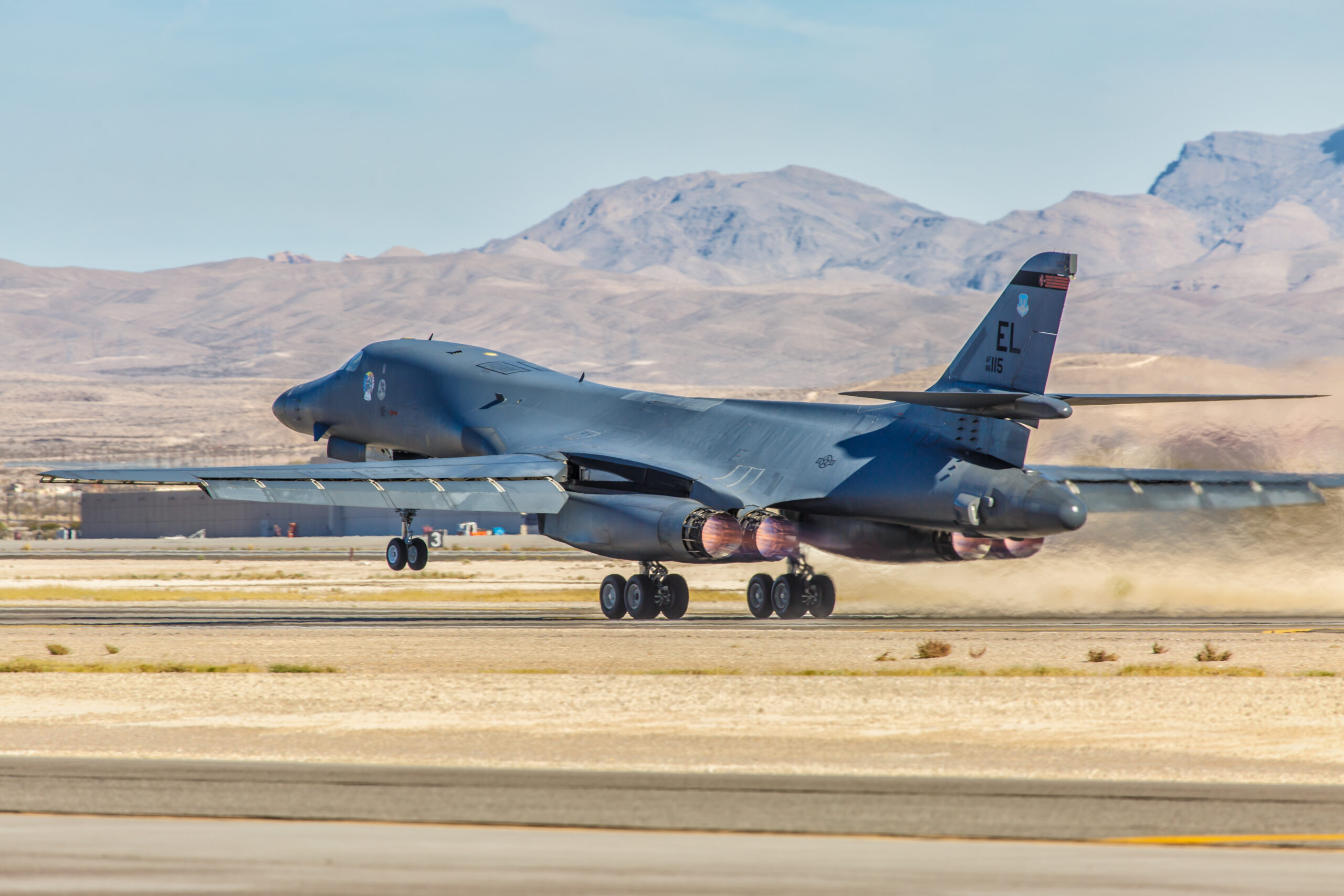 SUA au retras 12 bombardiere B-1 de la baza RAF Fairford după amenințări cu acte teroriste