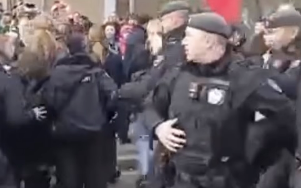 Manifestație autorizată la Moscova transformată în protest anti-Kremlin: zeci de arestări