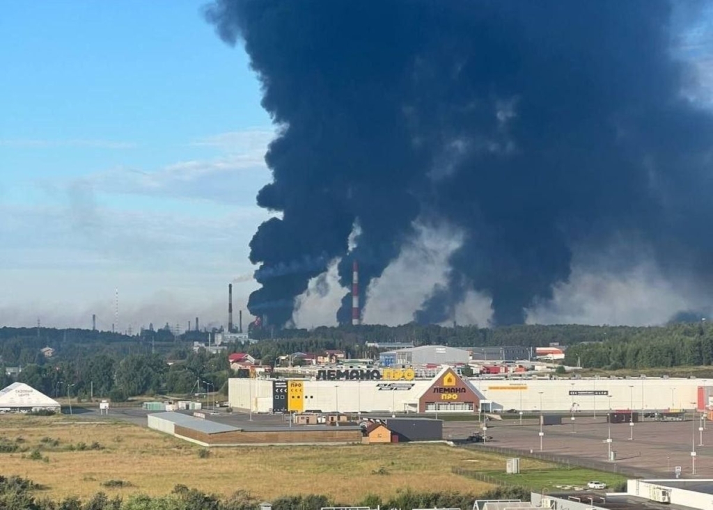 Strategia ucraineană de atac asupra infrastructurii energetice reduce cu peste jumătate capacitatea de rafinare a Rusiei