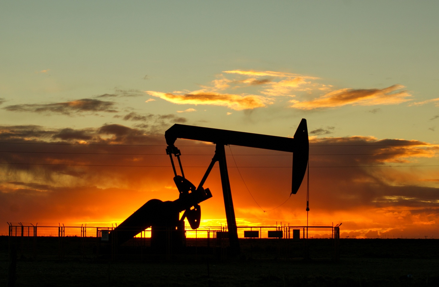 Avertisment din industria energetică: Scăderea rezervelor mondiale de petrol crește riscul de volatilitate a prețurilor
