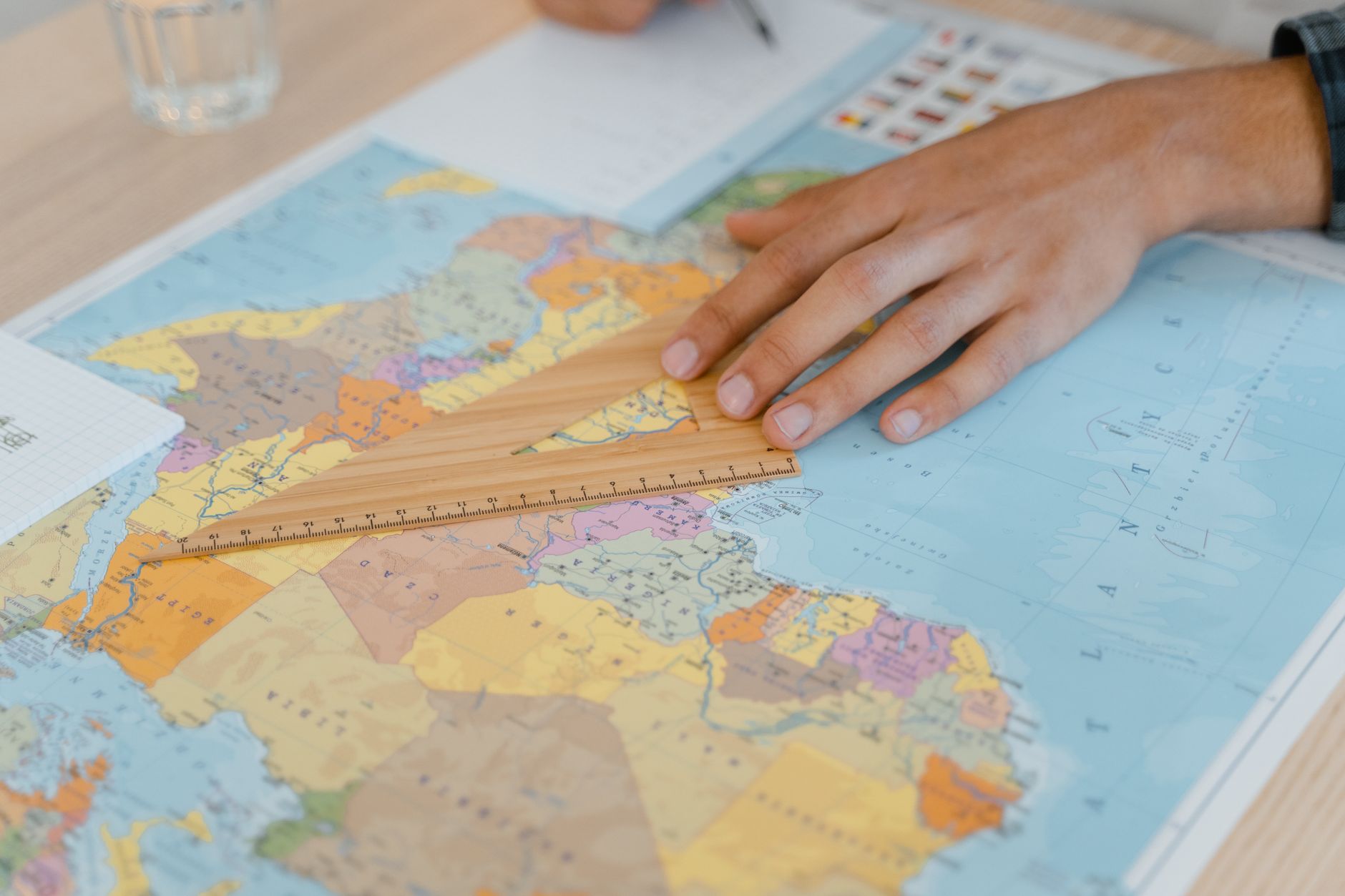 Impactul alegerilor din SUA asupra conflictelor globale și stabilității geopolitice