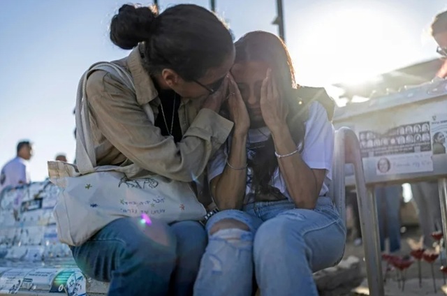 Israel comemorează trei ani de la atacul Hamas într-un context de tensiuni politice și ofensivă militară