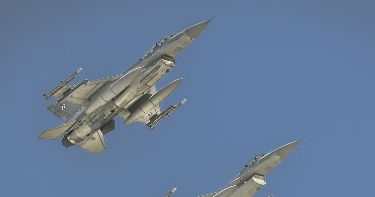 Polonia a mobilizat aviația militară în urma atacurilor rusești asupra vestului Ucrainei