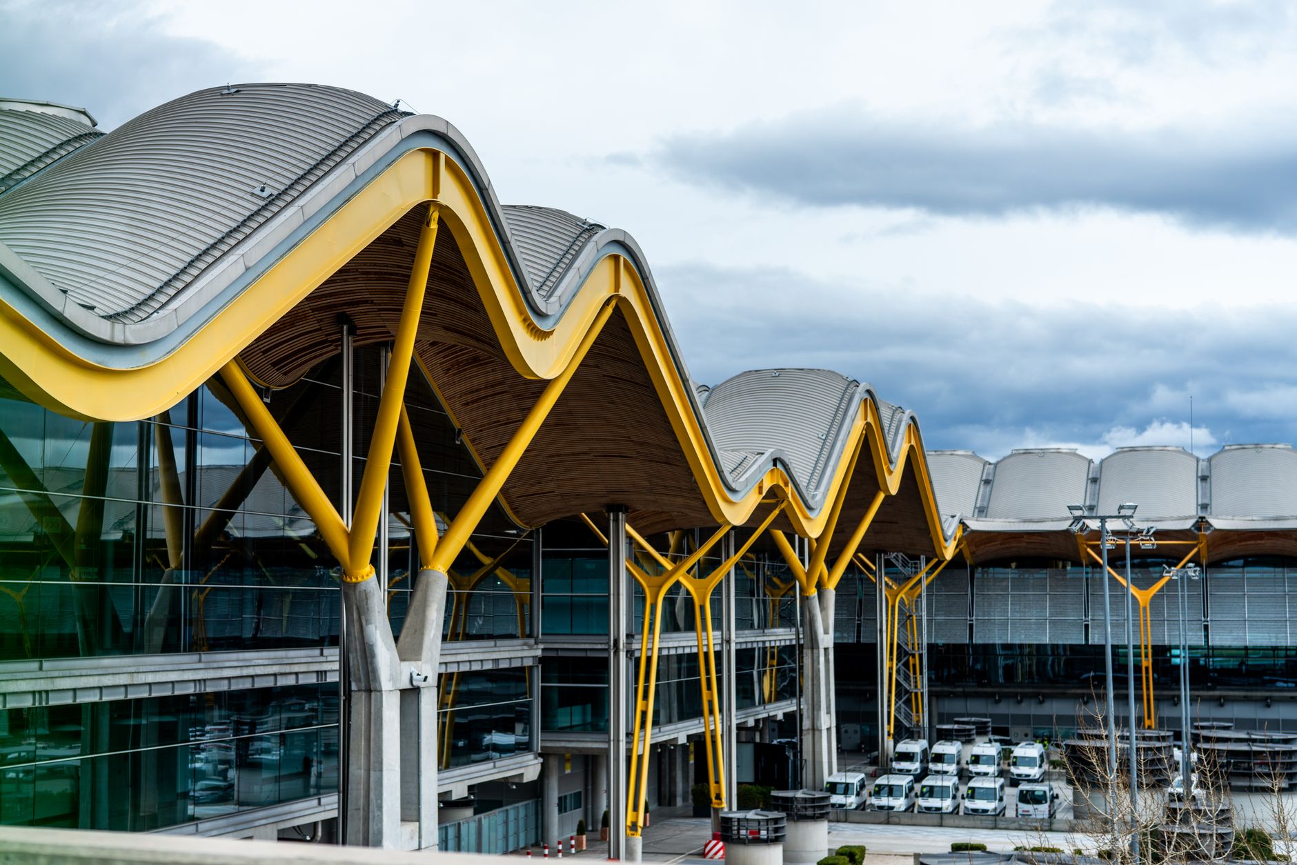 Atacuri cu rachete balistice asupra Riadului: Aeroportul internațional a fost afectat de explozii