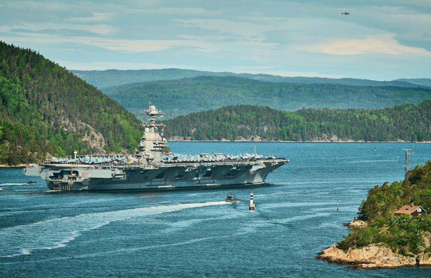 Portavionul USS Abraham Lincoln s-a întors în San Diego după o misiune prelungită în Orientul Mijlociu