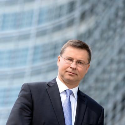 Comisia Europeană refuză implementarea unei taxe comune asupra profiturilor excepționale în sectorul energetic