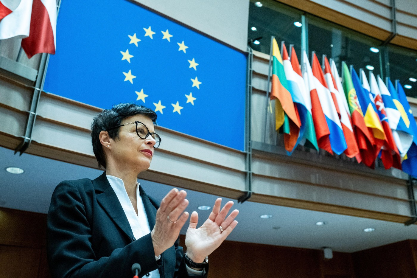 Avertismentul Comisarului European: Represiunea în Turcia blochează procesul de aderare la UE