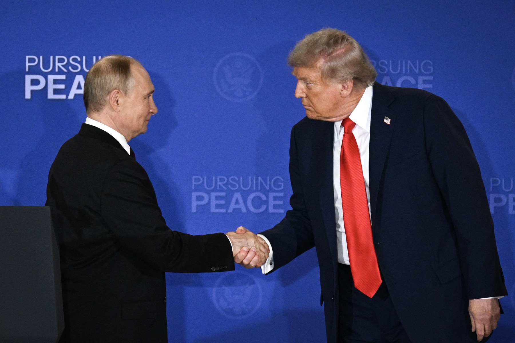 Trump anunță importul de motorină din Rusia pentru scăderea prețurilor energiei în SUA
