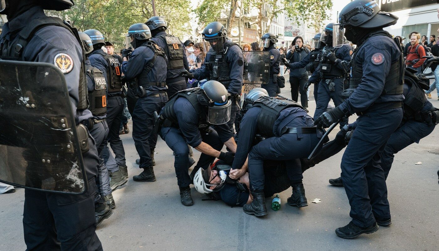 Tensiuni politice și violențe în Franța: protestele studențești reflectă o polarizare ideologică profundă