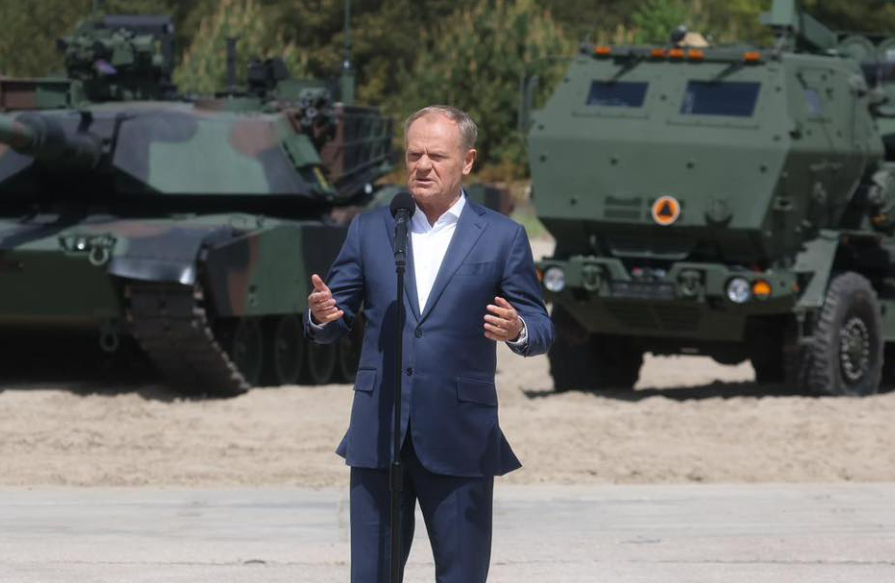 Polonia investighează un complot pentru asasinarea premierului Donald Tusk și a ministrului Apărării