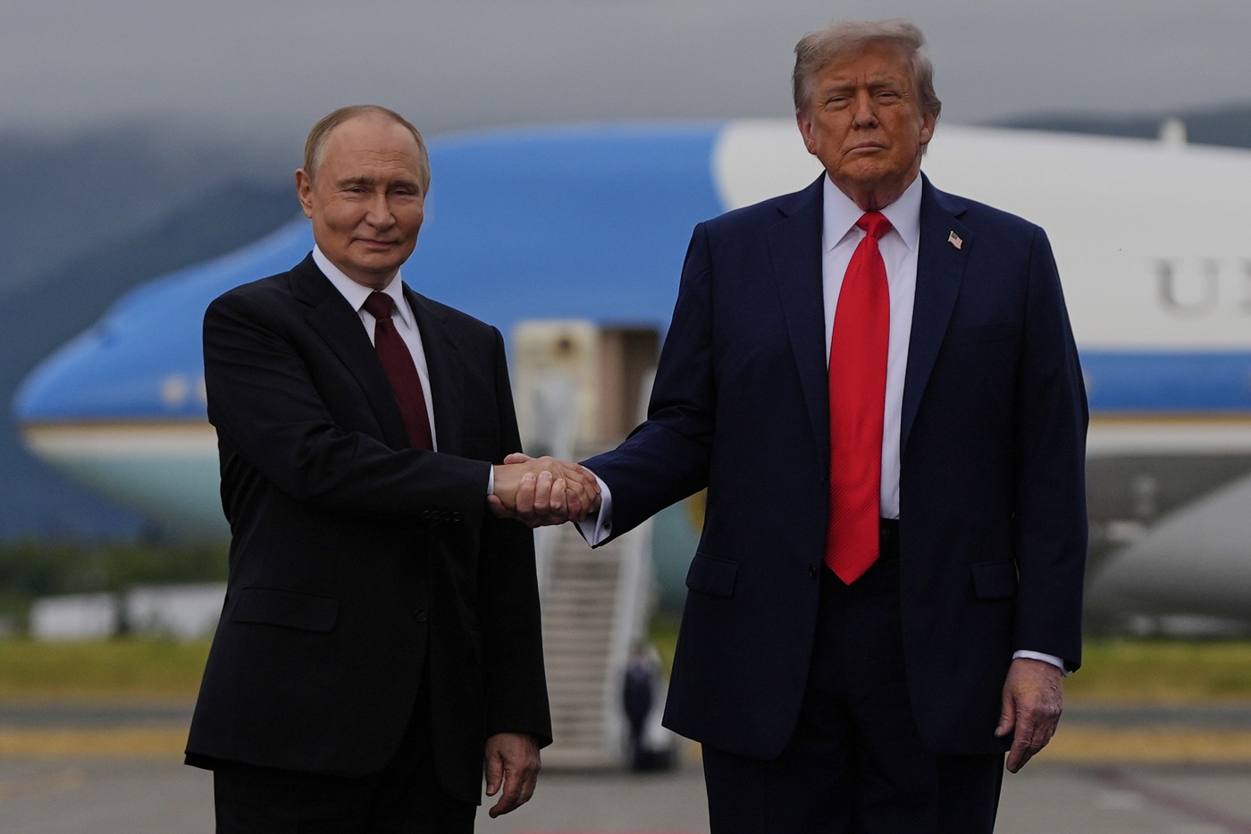 Critici diplomatice severe la adresa lui Trump după acordul de achiziționare a motorinei rusești