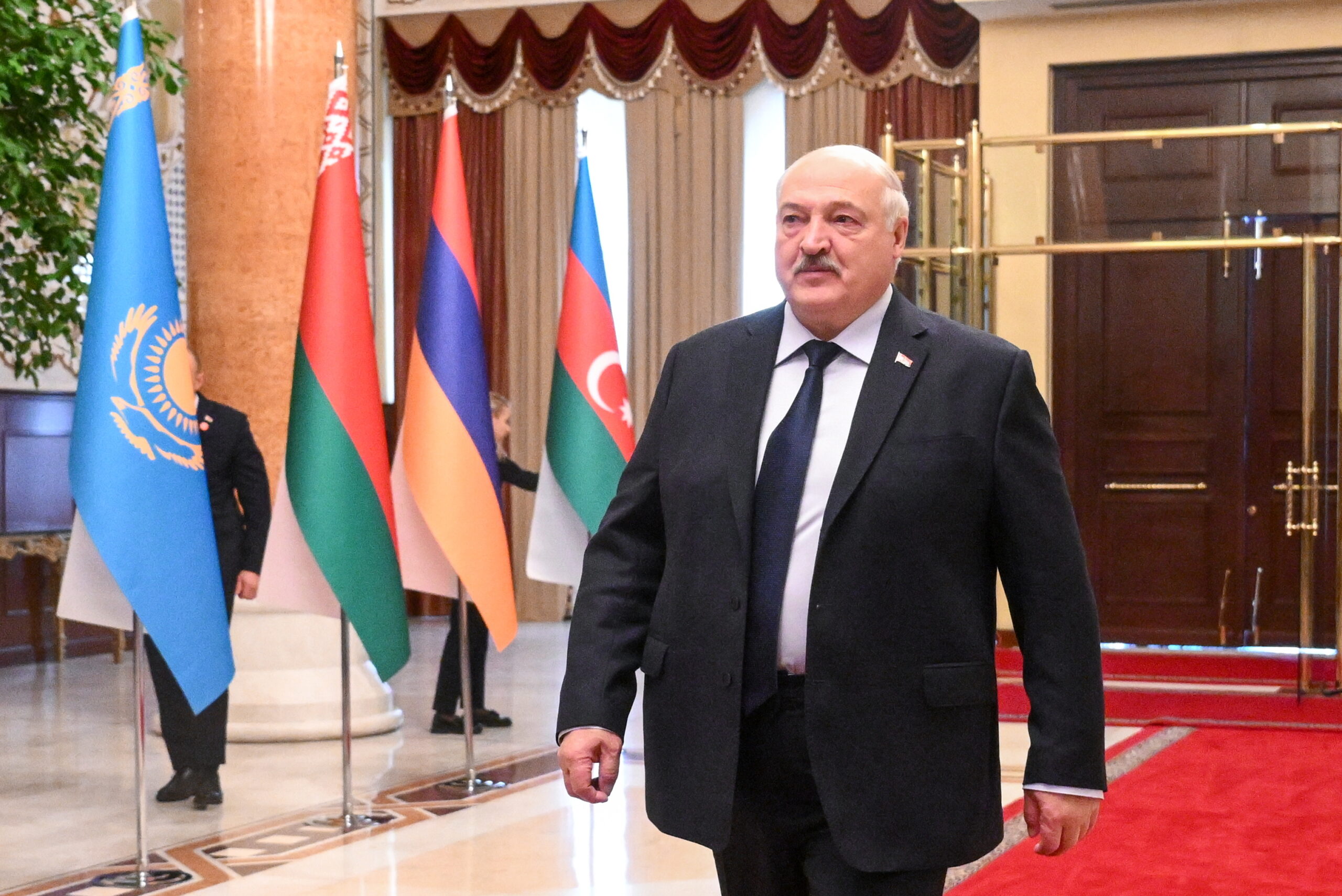 Diplomația directă a președintelui Trump produce rezultate: SUA ridică sancțiuni pentru companii din Belarus