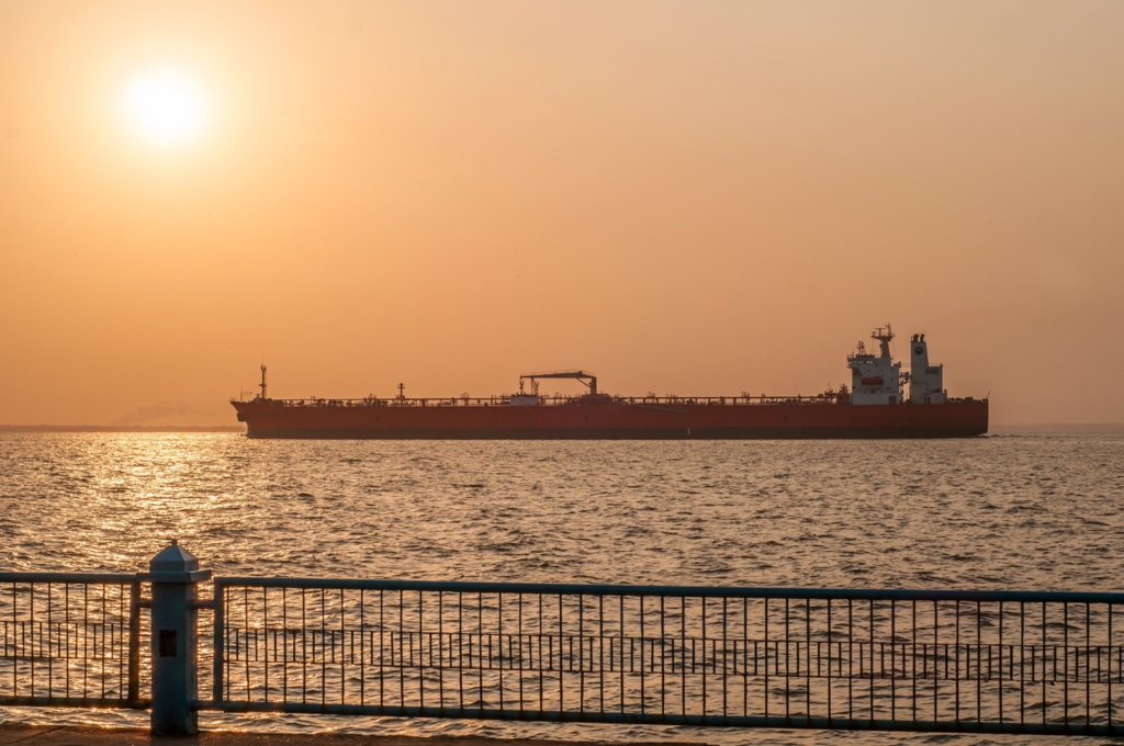 Atac asupra unui superpetrolier în Strâmtoarea Ormuz revendicat de Gardienii Revoluției iraniene