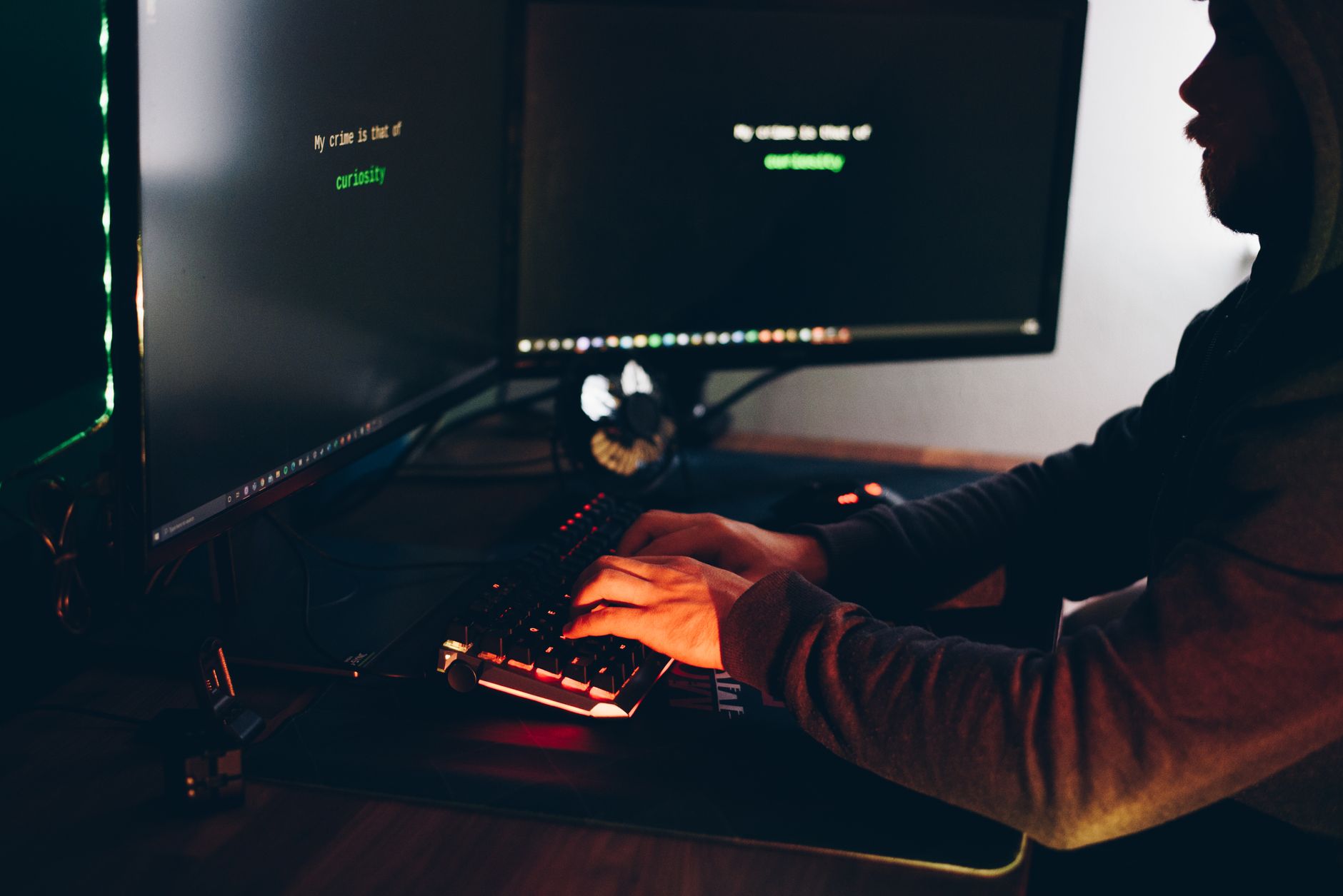 FBI și CrowdStrike au desființat rețele de „ferme de laptopuri” care finanțau programul nuclear al Phenianului