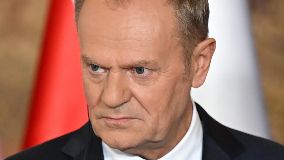 Arestat un bărbat care plănuia asasinarea premierului Donald Tusk și a ministrului Apărării din Polonia