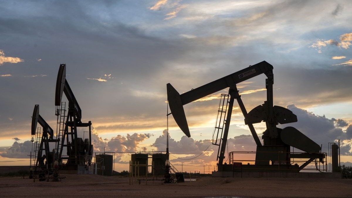 Tensiuni în Orientul Mijlociu: Atacul rebelilor houthi asupra Saudi Aramco impulsionază prețul petrolului